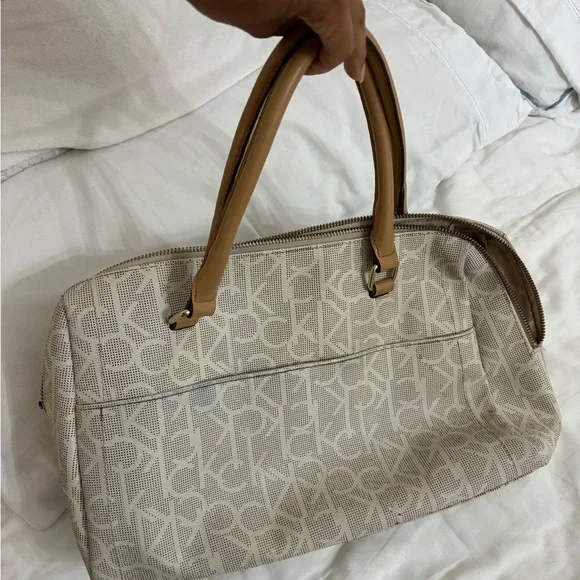 Calvin Klein shoulder bag - Picture 2 of 3